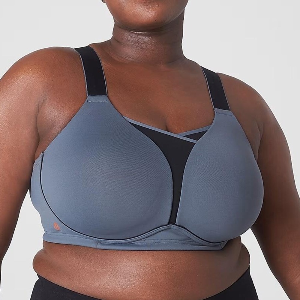 Lane Bryant 46H Sports Bra LIVI Wireless Medium Impact Wicking Active Workout